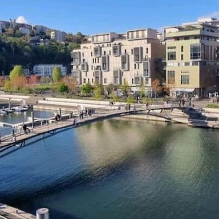 Appartement Dans Peniche Atypique Et Idyllique A Confluence ليون المظهر الخارجي الصورة